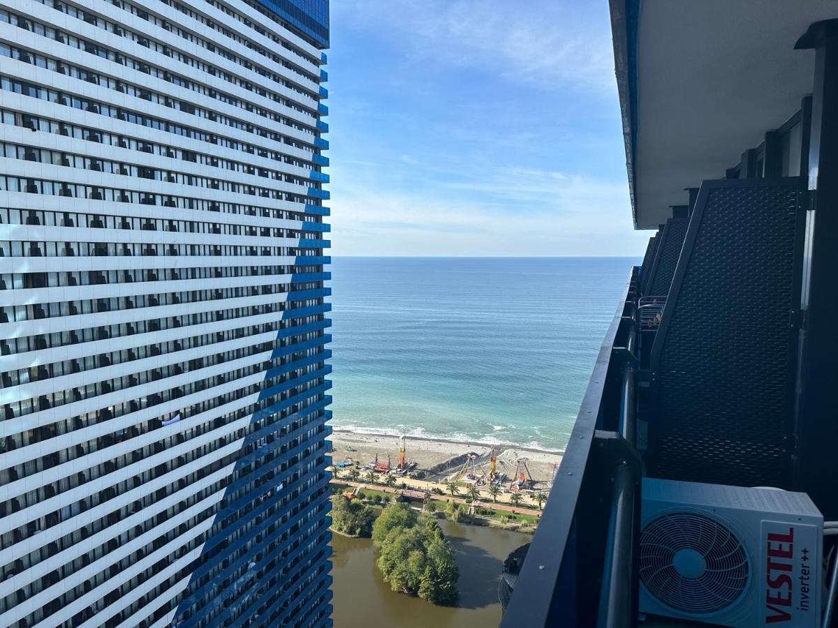 דירות באטומי Orbi City Black Sea View מראה חיצוני תמונה