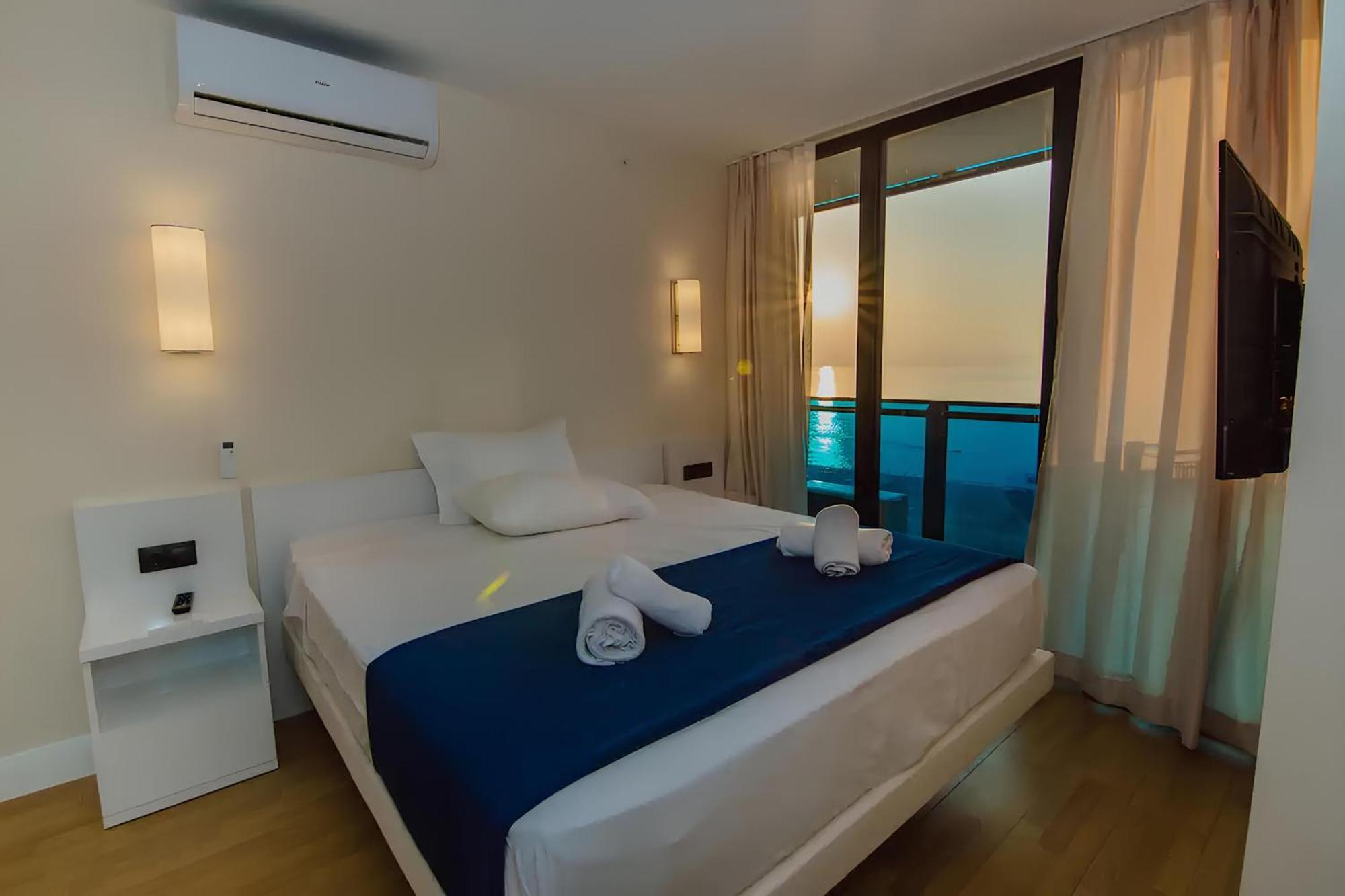 דירות באטומי Orbi City Black Sea View מראה חיצוני תמונה