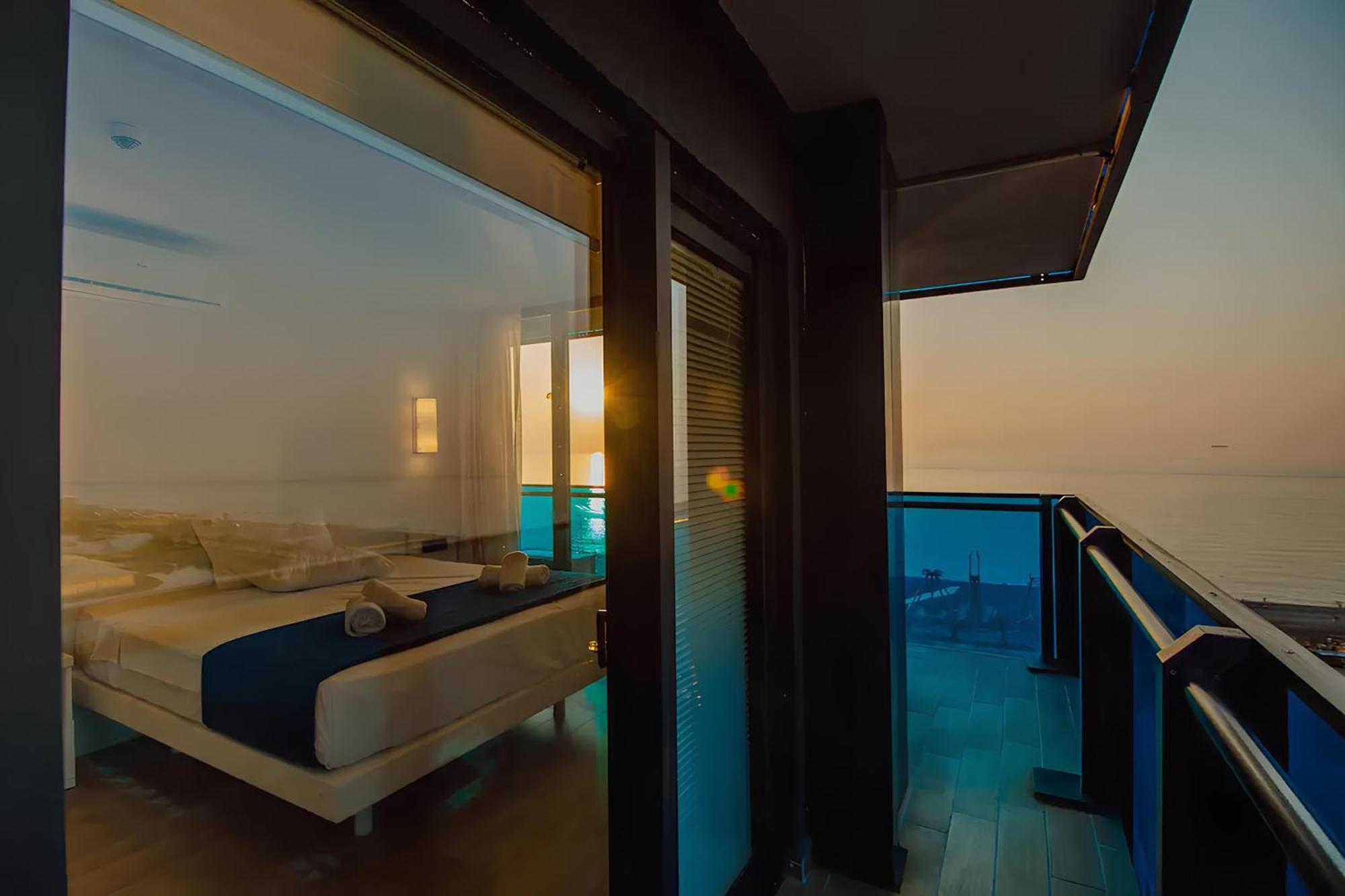 דירות באטומי Orbi City Black Sea View מראה חיצוני תמונה