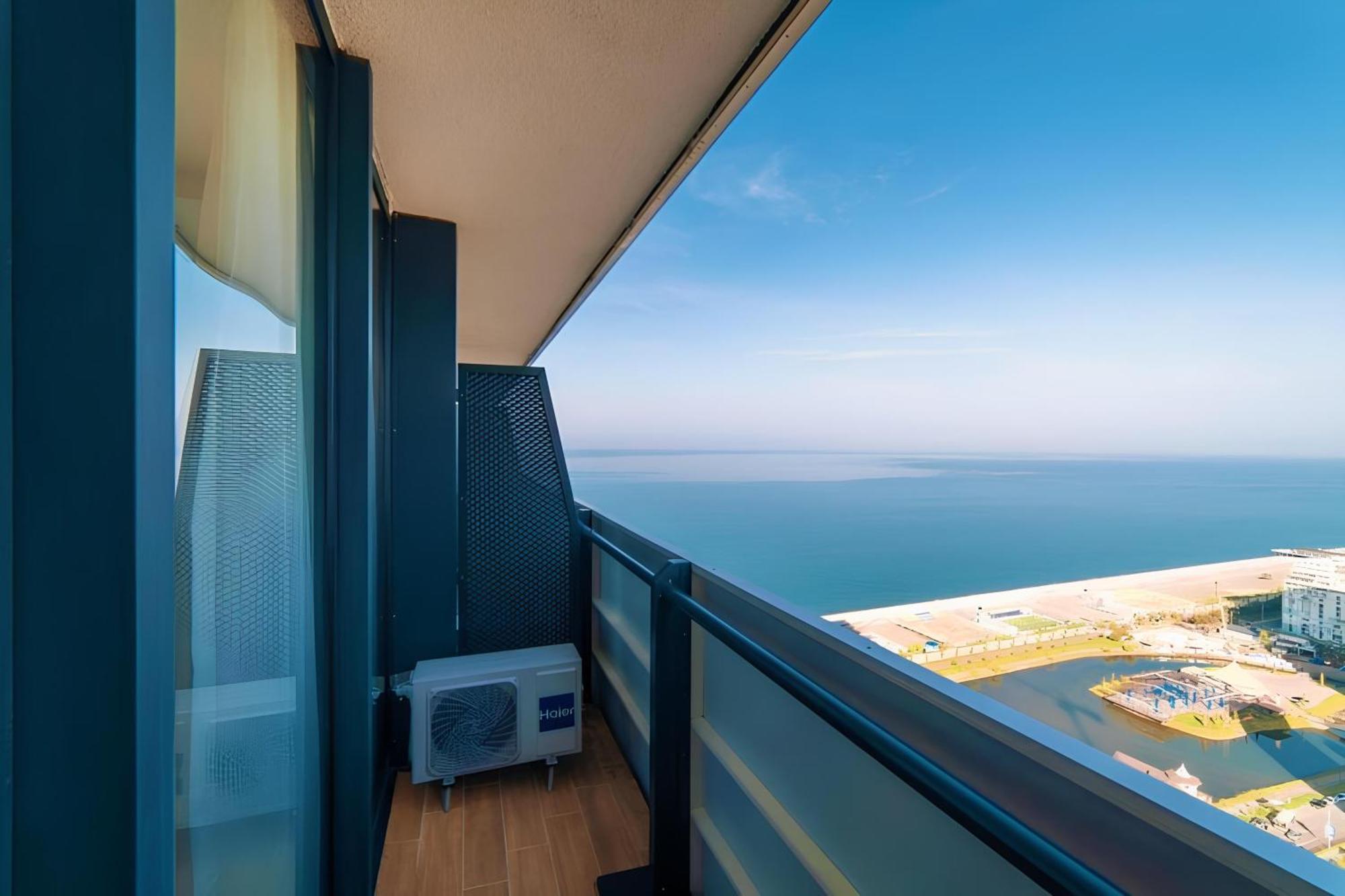 דירות באטומי Orbi City Black Sea View מראה חיצוני תמונה